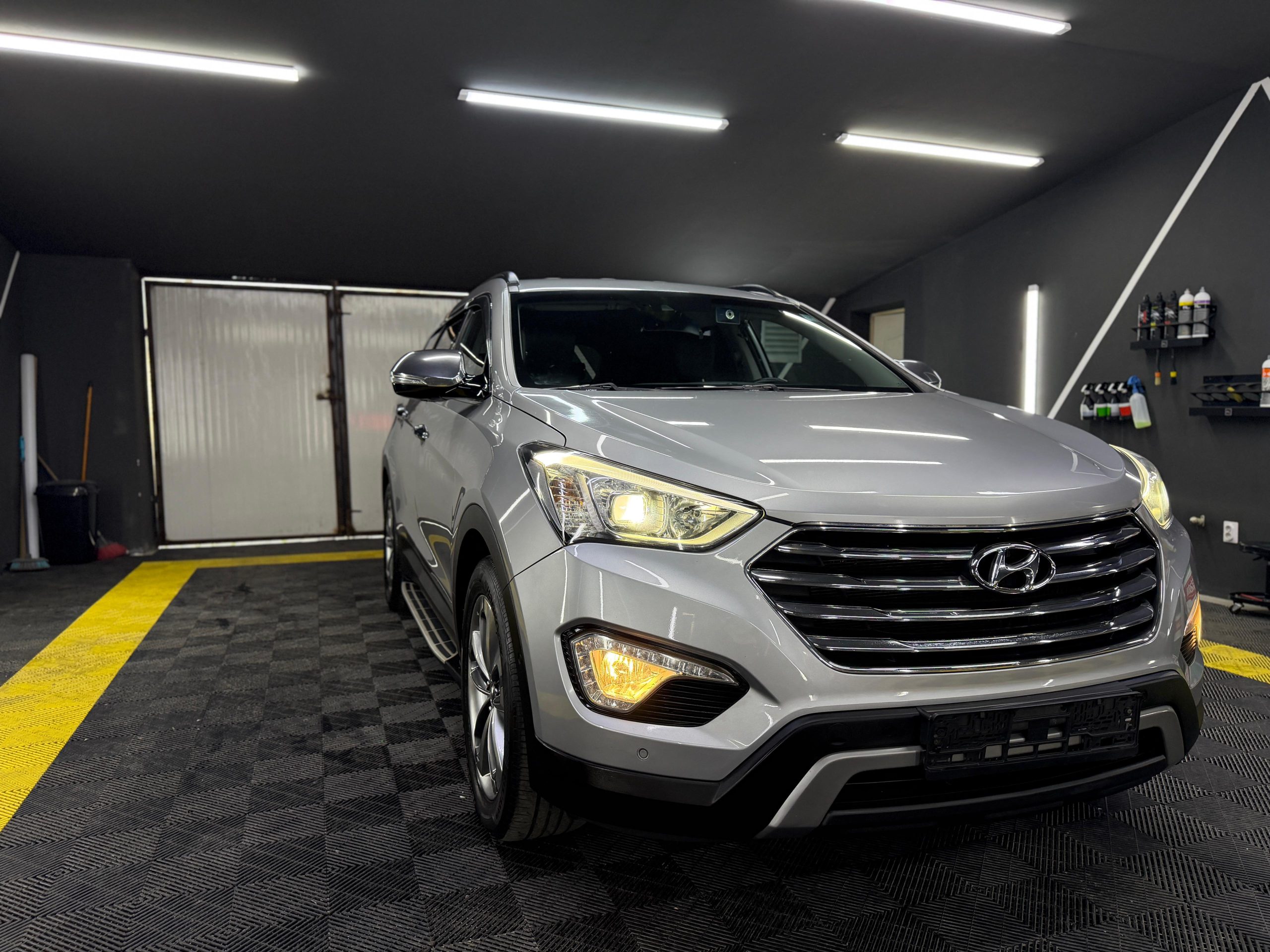 Hyundai Grand Santa Fe/ Max Cruz Luxury Pack