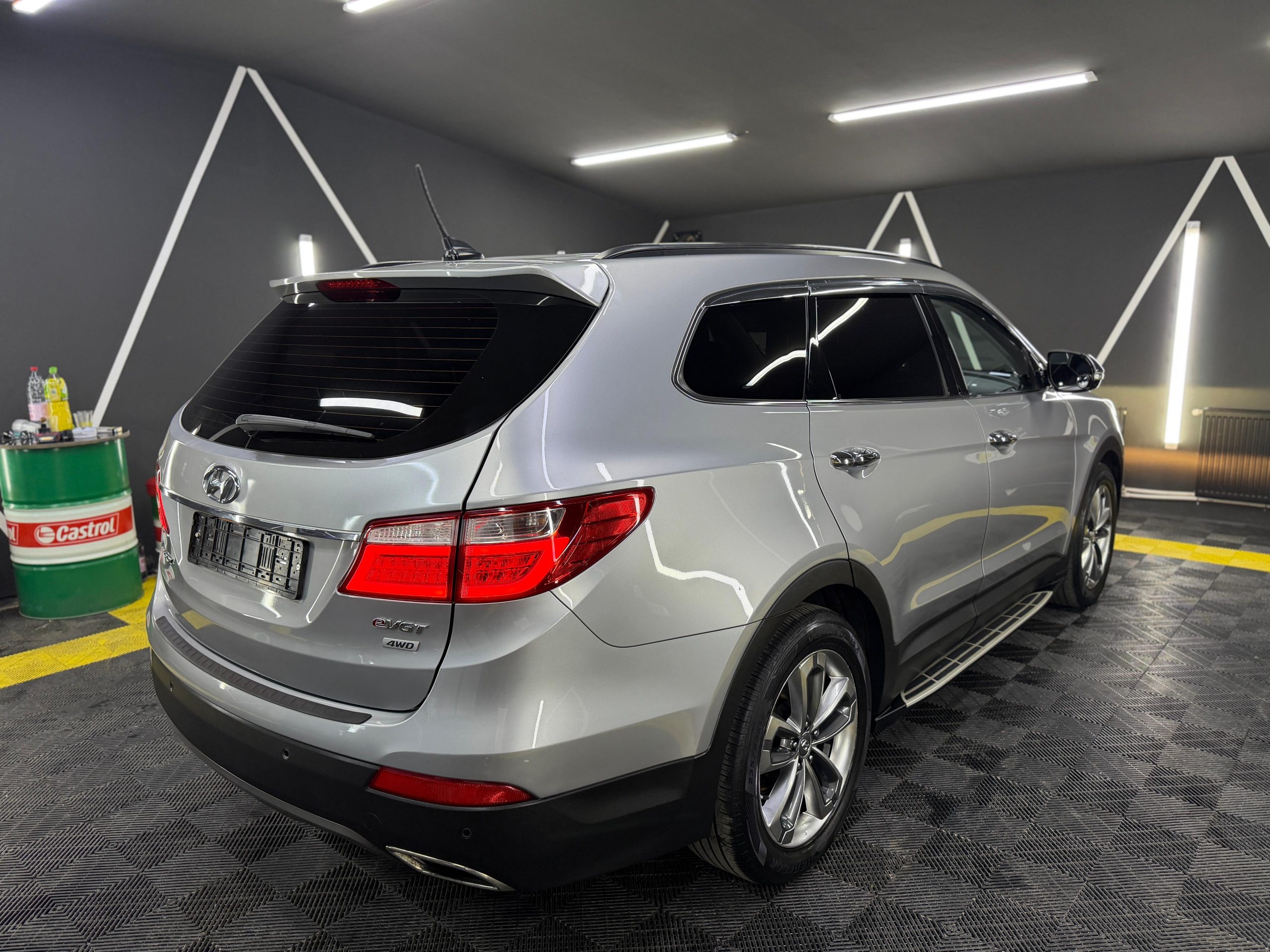 Hyundai Grand Santa Fe/ Max Cruz Luxury Pack